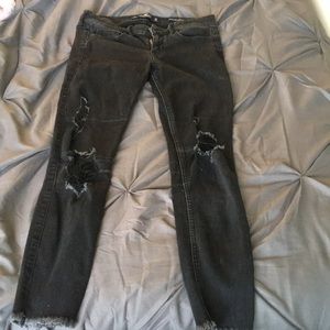 hollister low rise-super skinny crop